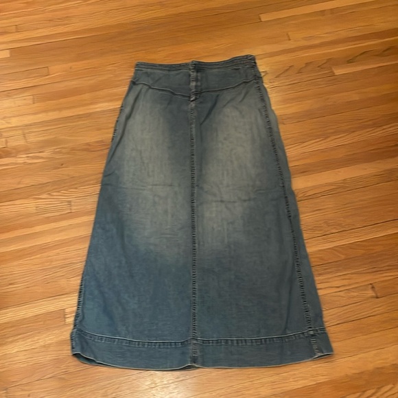 Banana Republic Dresses & Skirts - Banana Republic denim long jean skirt size 8
